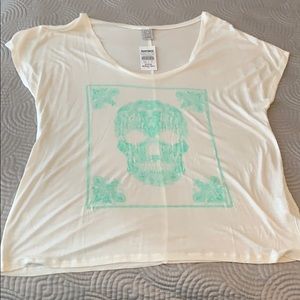 White skull tee